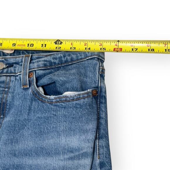 NEW Levi's Premium Wedgie Straight Distressed Jeans Womens Size 29 Medium Wash - Picture 8 of 10